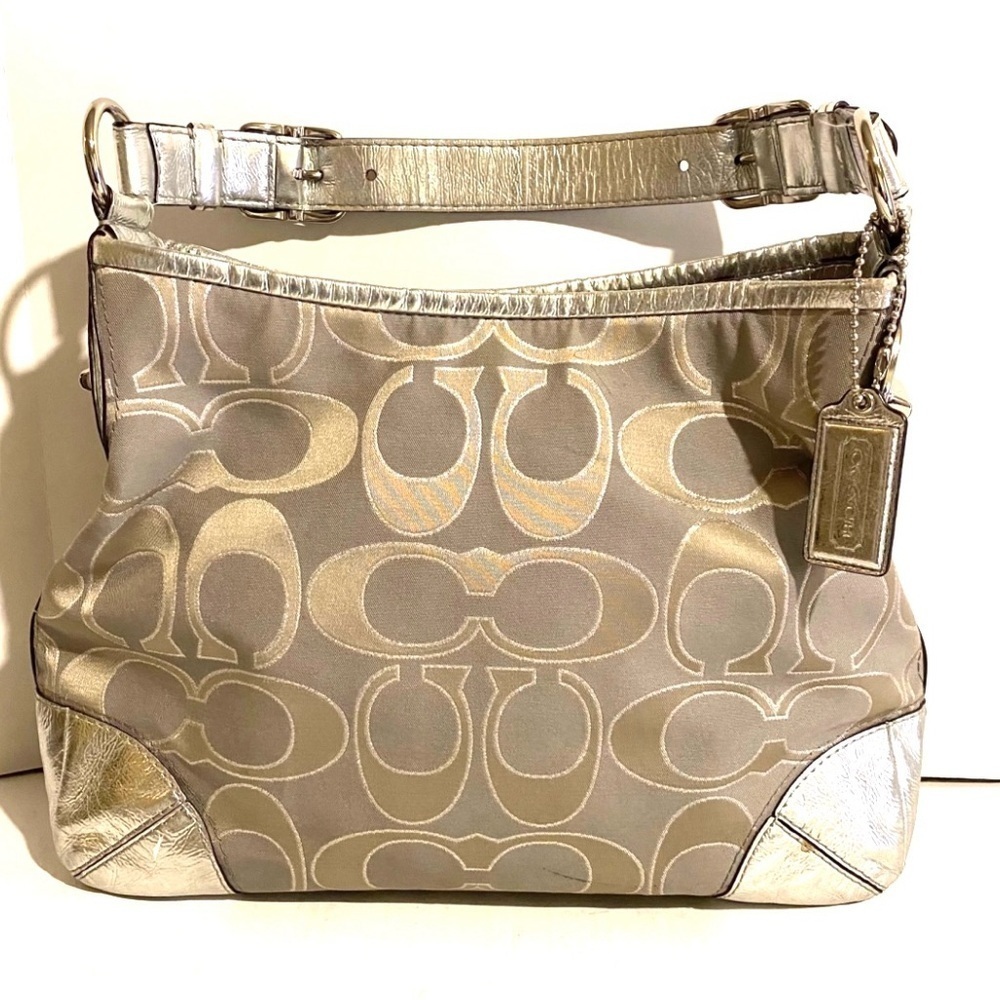Coach CC signature print metallic gray leather shoulder handbag - Picture 4 of 8
